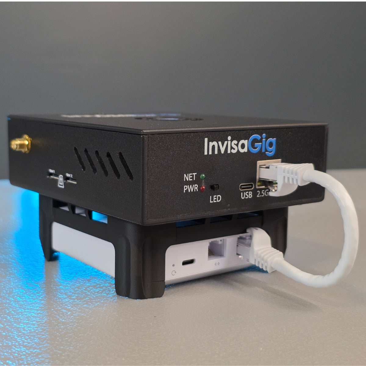 IGgyback | InvisaGig to UniFi Express Mounting Clip | Convert your InvisaGig into a Hotspot powered by UniFi