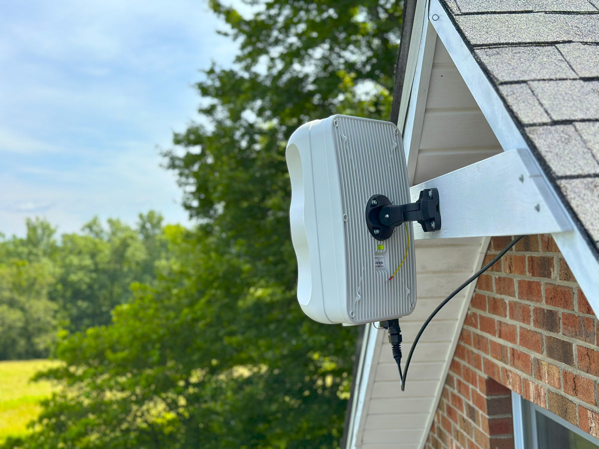 Antena InvisaGig QuadLink – Caja de antena PoE para exteriores – Sistema completo