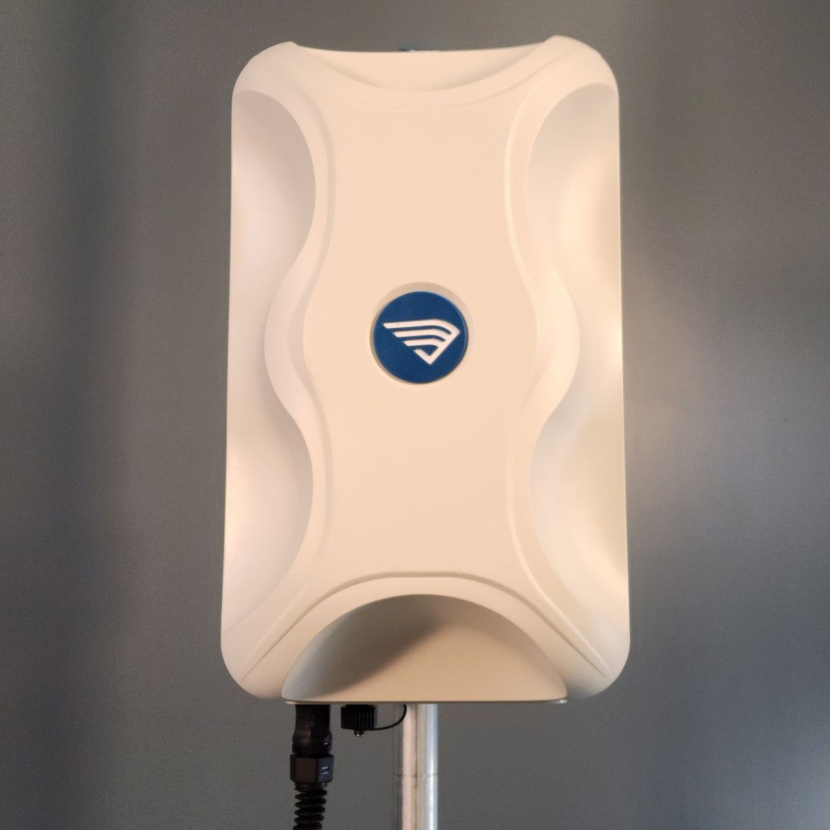 Antena InvisaGig QuadLink – Caja de antena PoE para exteriores – Sistema completo