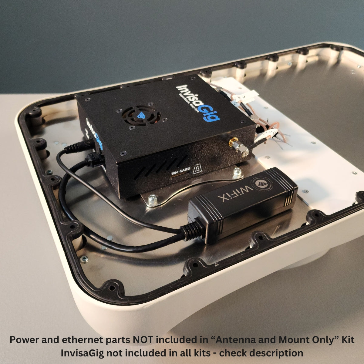Antena InvisaGig QuadLink – Caja de antena PoE para exteriores – Sistema completo